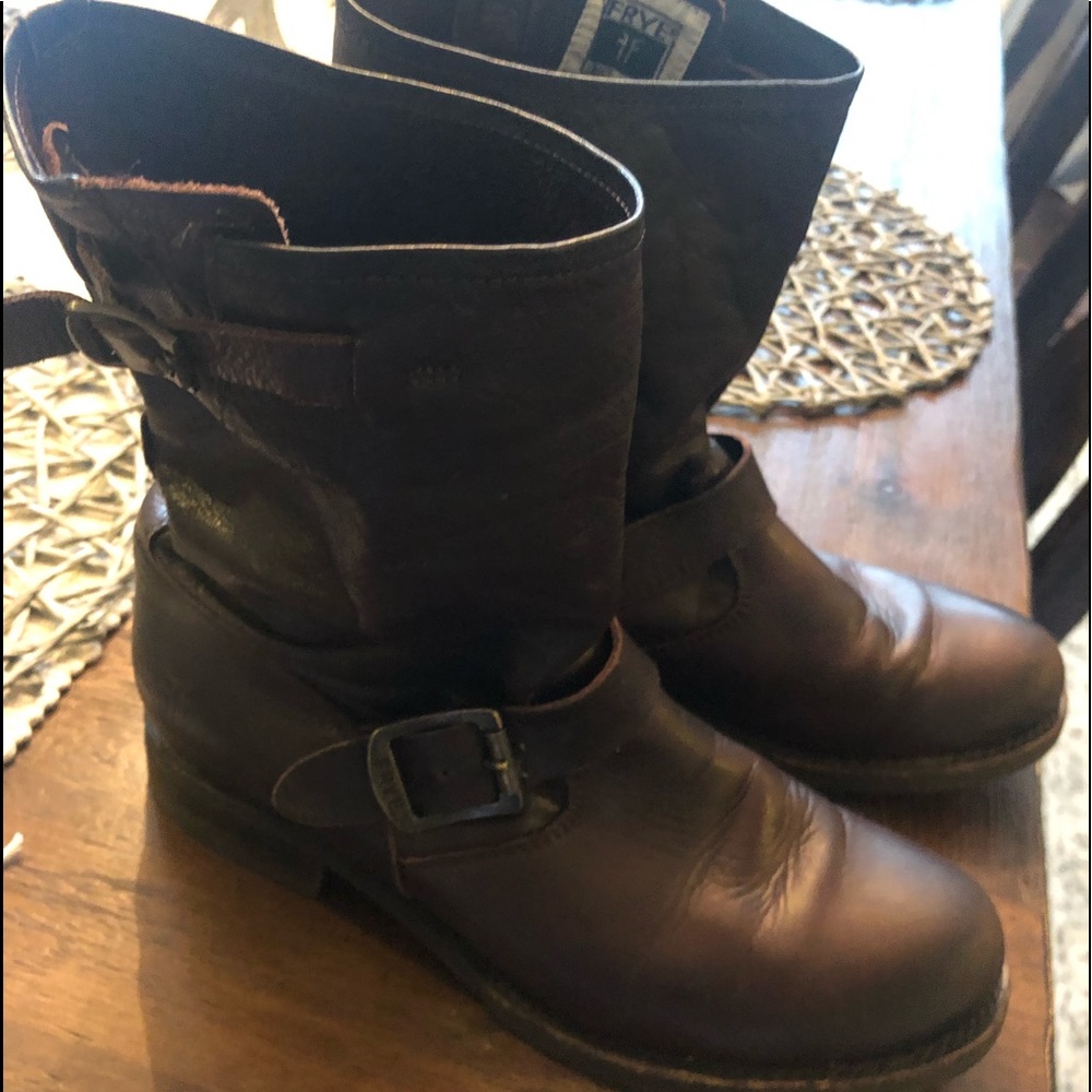 Frye Veronica boot booties 8 brown